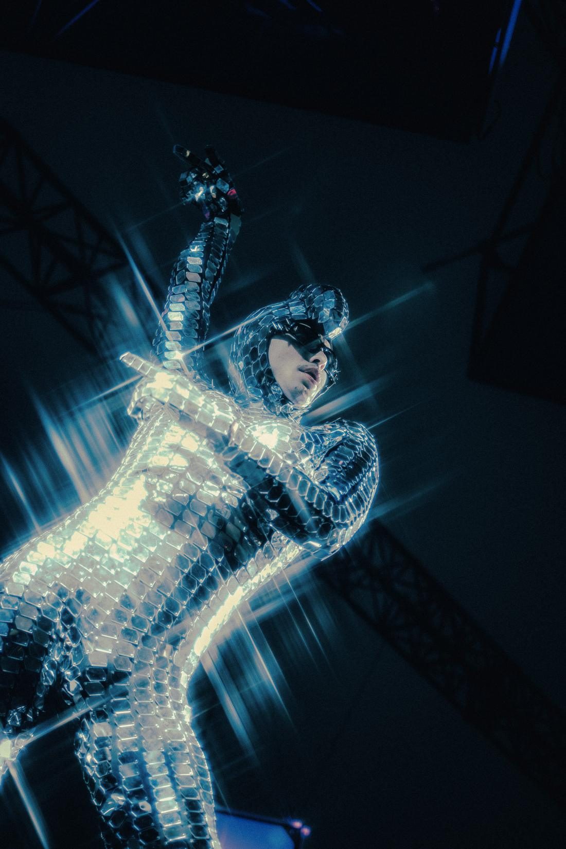 Mur de LED de la scénographie Madame Loyal à Elektric Park