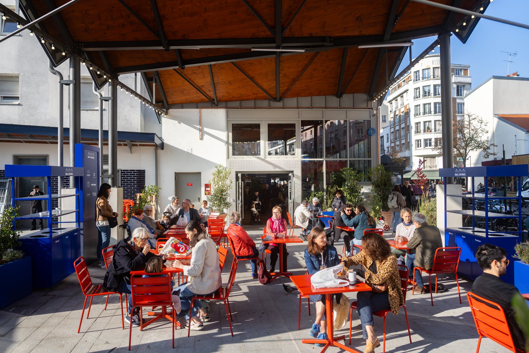 La terrasse sous la halle