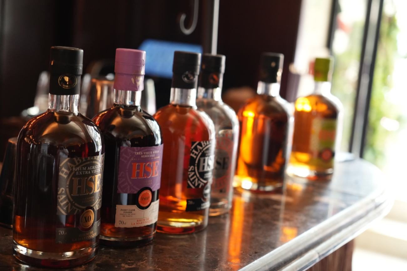 Bouteilles de rhum HSE à la Maison Revka