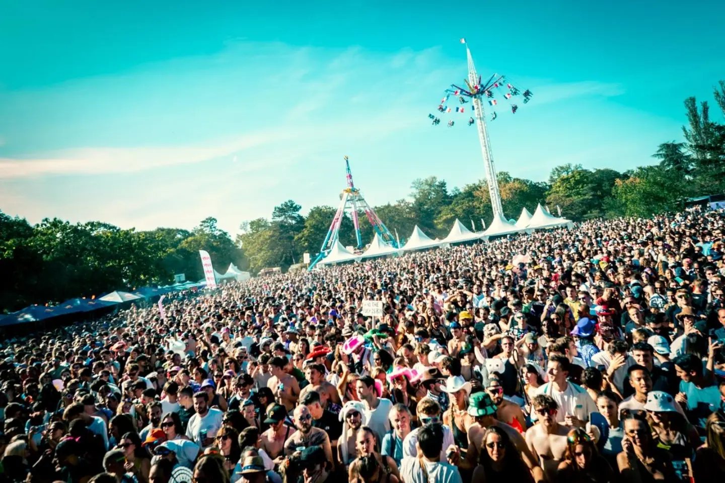 Madame Loyal × Elektric Park 2026, la foule et le manège