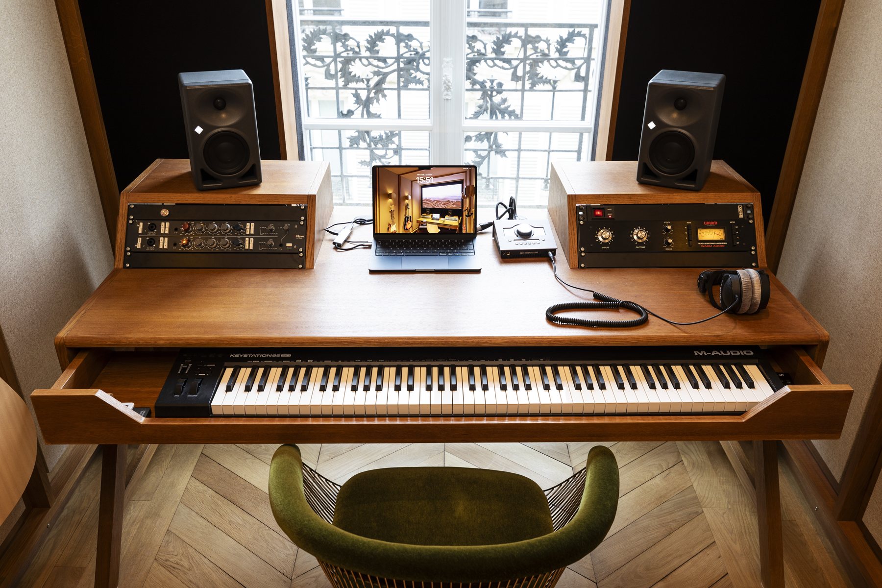 Studio Bellechasse, fenêtre