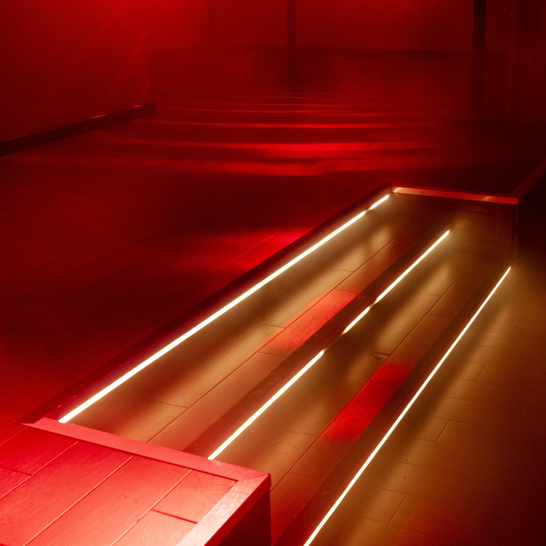 La Fête, bar en lumière